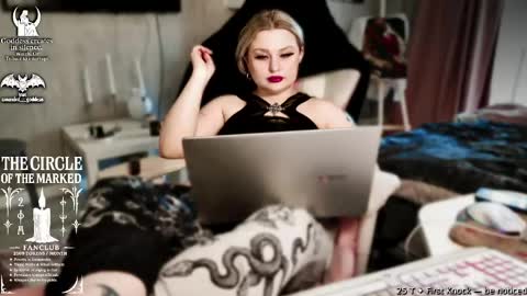 Snapshot of wounded_goddess chatting on April 8, 2026, 5:40 am Goddess Sophy online show from April 8, 2026, 5:40 am