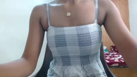 Snapshot of wow_anjle chatting on July 20, 2026, 11:01 am wow_anjle online show from July 20, 2026, 11:01 am
