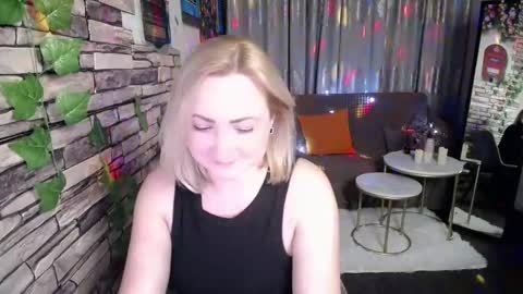 Snapshot of wow_co chatting on December 5, 2024, 5:17 pm wow_co online show from December 5, 2024, 5:17 pm