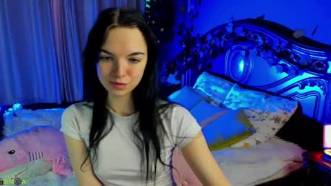 Evelin online show from April 4, 2026, 1:19 pm