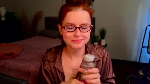 Snapshot of wow_luvng chatting on September 9, 2025, 1:43 pm Rebecy online show from September 9, 2025, 1:43 pm