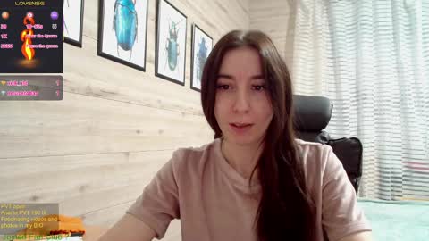 Anna  online show from March 5, 2025, 5:39 pm