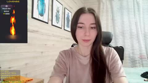 Anna  online show from March 6, 2025, 2:08 pm