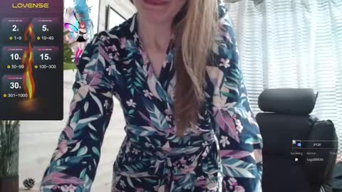 Anna  online show from November 19, 2025, 12:05 pm