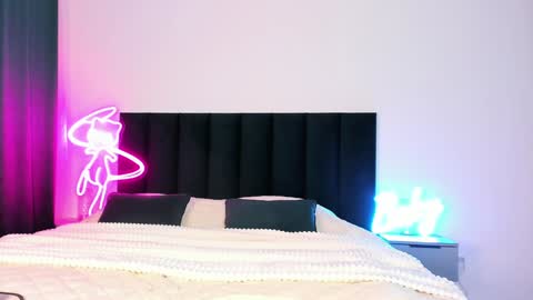 Emi online show from December 2, 2024, 8:11 pm