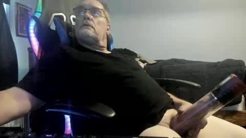 wowsers2022 online show from November 11, 2025, 7:36 pm