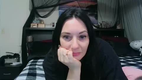 Snapshot of wrenleigh chatting on January 13, 2026, 6:08 am Crystal Lake online show from January 13, 2026, 6:08 am