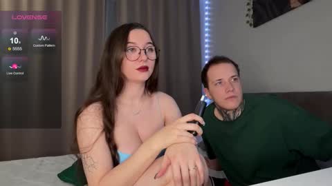 Eric and Christine 3 online show from December 5, 2025, 2:14 pm