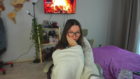 Snapshot of wwow_meow chatting on May 23, 2026, 12:05 am Eric and Christine 3 online show from May 23, 2026, 12:05 am