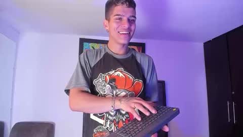 wyatt online show from November 8, 2025, 12:27 pm