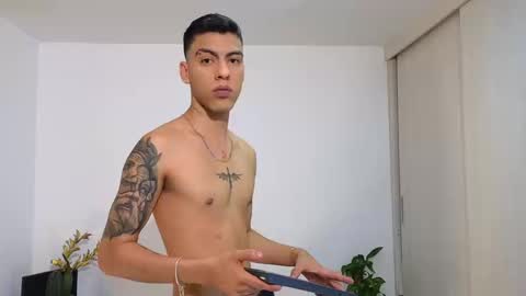 Snapshot of wyatt_rose chatting on September 25, 2025, 12:36 am wyatt online show from September 25, 2025, 12:36 am