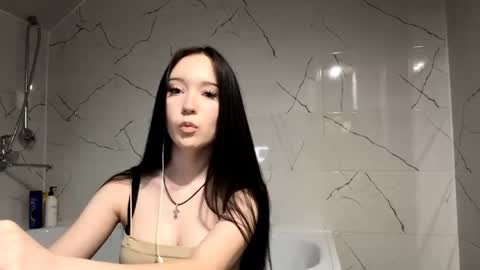 Kate  online show from April 16, 2026, 12:50 pm