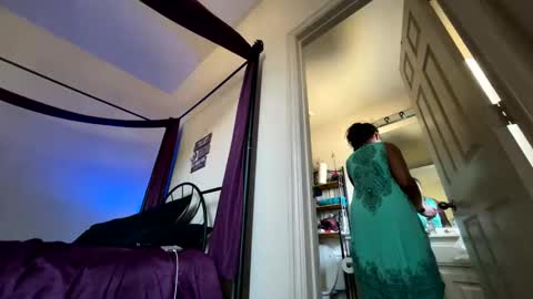 Snapshot of wynterheat chatting on March 12, 2025, 5:17 pm Wynter Heat online show from March 12, 2025, 5:17 pm
