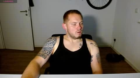 Snapshot of x19marco93x chatting on October 7, 2025, 7:11 pm x19marco93x online show from October 7, 2025, 7:11 pm