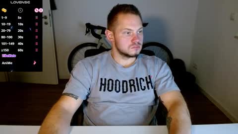 Snapshot of x19marco93x chatting on November 21, 2025, 8:29 pm x19marco93x online show from November 21, 2025, 8:29 pm