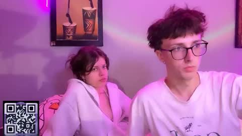 Philipp and Este online show from September 17, 2025, 5:09 am