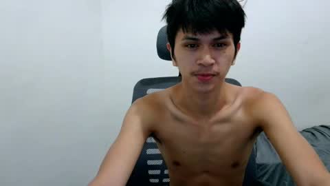 Snapshot of x_kael chatting on December 19, 2025, 4:58 pm KAEL online show from December 19, 2025, 4:58 pm