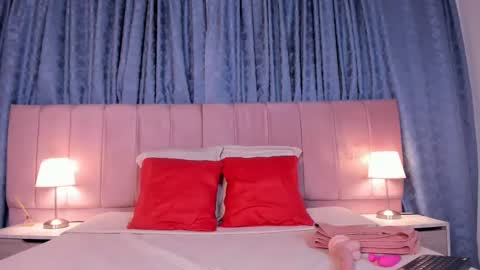 x_milu online show from February 25, 2025, 6:31 pm