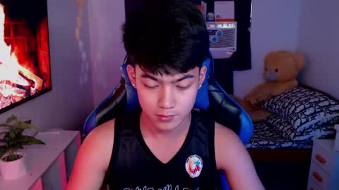 Snapshot of xaldrian_destroyer chatting on February 19, 2025, 1:51 am Prince Aldrian online show from February 19, 2025, 1:51 am