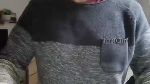 xalegarmax online show from November 16, 2025, 9:31 pm