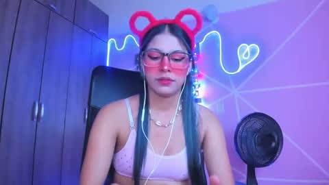 XALLYSONX online show from February 3, 2025, 11:20 am