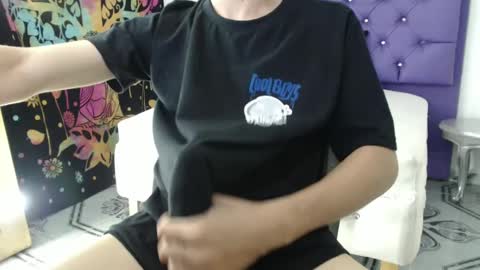 Snapshot of xandressex chatting on January 24, 2025, 3:43 am Andres online show from January 24, 2025, 3:43 am