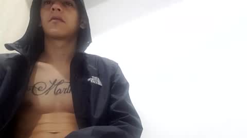 Snapshot of xandressex chatting on February 10, 2025, 1:22 pm Andres online show from February 10, 2025, 1:22 pm