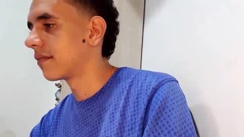 Snapshot of xandressex chatting on February 12, 2025, 10:59 pm Andres online show from February 12, 2025, 10:59 pm