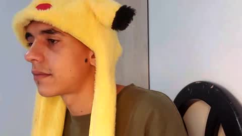 Snapshot of xandressex chatting on February 15, 2025, 1:10 am Andres online show from February 15, 2025, 1:10 am