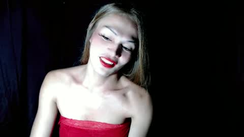 Snapshot of xangel_redx chatting on June 19, 2026, 12:42 pm ANGEL online show from June 19, 2026, 12:42 pm
