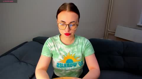 Snapshot of xapka_lapka chatting on May 17, 2026, 10:50 pm Alice online show from May 17, 2026, 10:50 pm