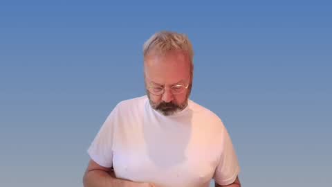 Snapshot of xarkevis chatting on December 15, 2024, 7:42 pm X4RK3V15 online show from December 15, 2024, 7:42 pm