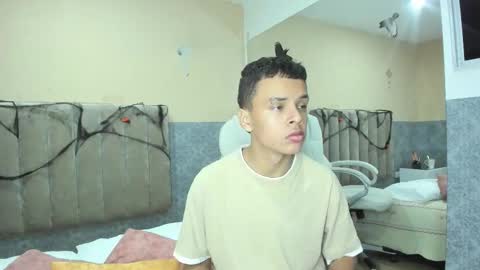 xavier fox   online show from October 16, 2025, 3:51 am