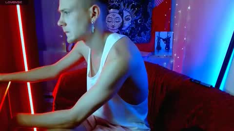 xavier_night81 online show from September 25, 2025, 8:29 am