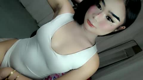 Snapshot of xchinita_kyanggx chatting on May 23, 2026, 12:27 am kianna online show from May 23, 2026, 12:27 am