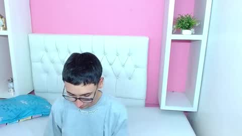 xcoupleplayxx online show from May 10, 2026, 3:01 am