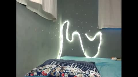 xcreamypussy online show from March 3, 2025, 7:21 am