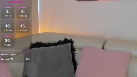 xena_bush online show from September 17, 2025, 2:41 pm