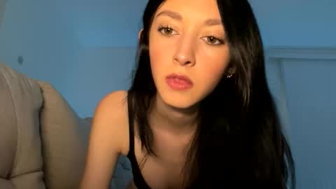 xenadreamx online show from March 31, 2026, 3:41 am