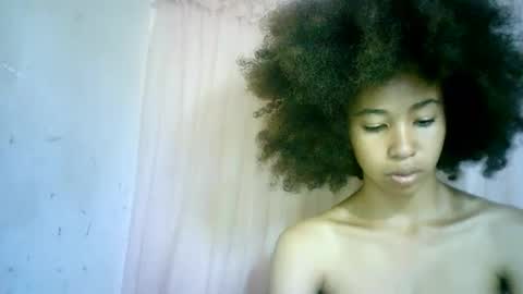 xenna610827 online show from February 5, 2025, 8:14 pm