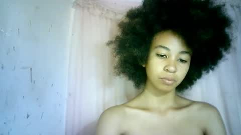 xenna610827 online show from March 12, 2025, 3:18 pm