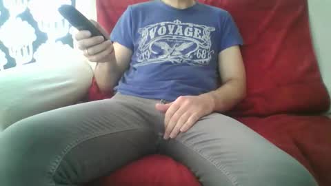 Snapshot of xeson47 chatting on May 11, 2026, 9:04 am xeson47 online show from May 11, 2026, 9:04 am