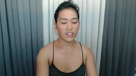 GWEN THOMPSON .......   online show from December 19, 2024, 5:18 am