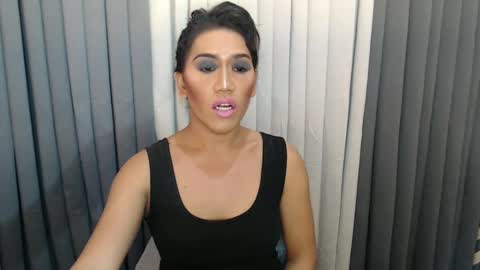 GWEN THOMPSON .......   online show from December 25, 2024, 3:29 am