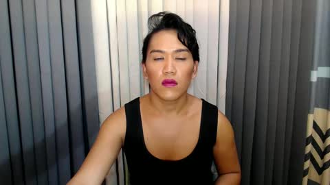 GWEN THOMPSON .......   online show from February 2, 2025, 11:08 am