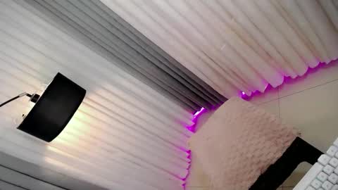 GWEN THOMPSON .......   online show from October 16, 2025, 4:41 pm