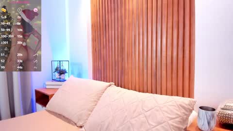 XIMENA LOPEZ online show from December 13, 2025, 7:53 pm