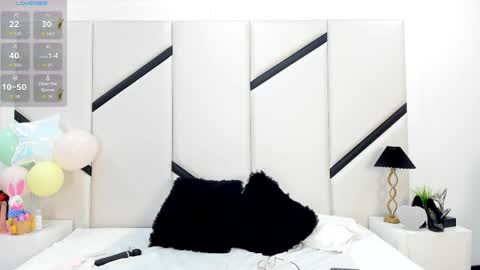 ximenacosta online show from April 6, 2026, 12:39 pm