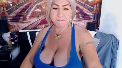 XIOMY   give LIKE on my page online show from September 17, 2025, 2:52 pm