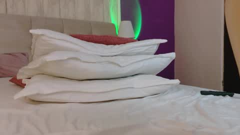 Kim online show from April 12, 2026, 12:37 am